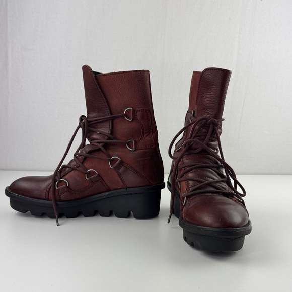 John Fluevog - Bronco Mid-Height Biker Boot Burgundy - Picture 5 of 16